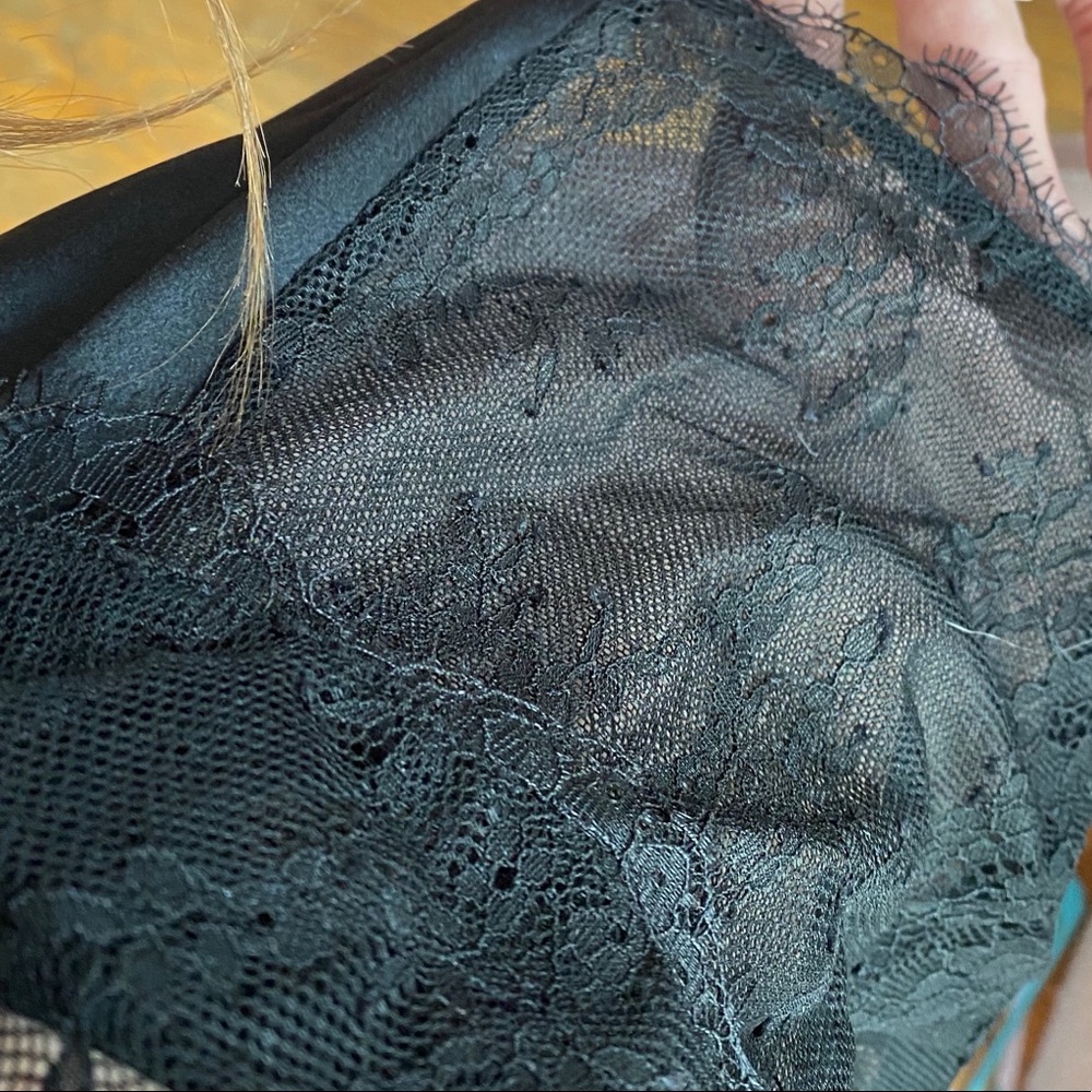 Victoria's Secret Lacey Two Piece Lingerie Set - Picture 5 of 10